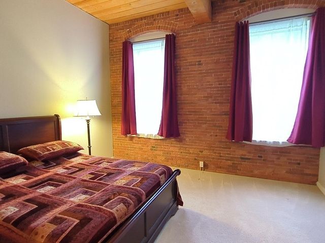 2 School 311, Lincoln, RI 02802