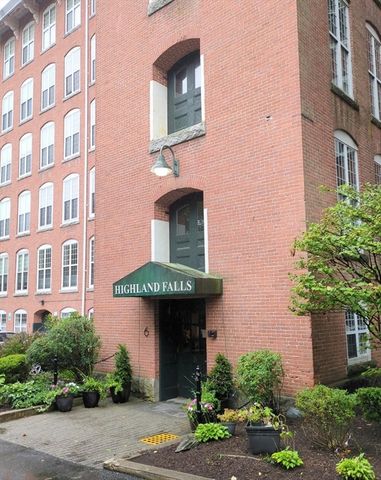 2 School 311, Lincoln, RI 02802