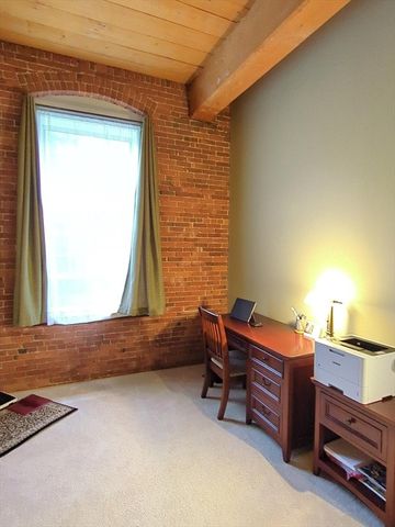 2 School 311, Lincoln, RI 02802