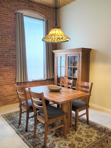 2 School 311, Lincoln, RI 02802