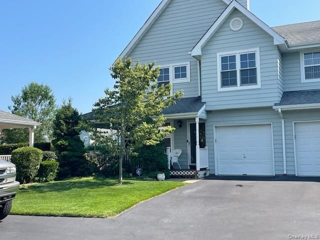 9 Summerfield Circle 9, Central Islip, NY 11722