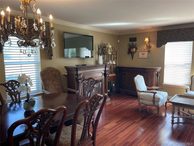 9 Summerfield Circle 9, Central Islip, NY 11722