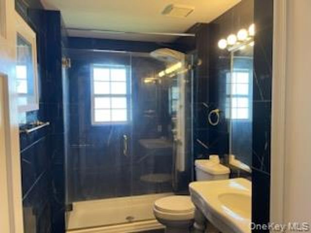 9 Summerfield Circle 9, Central Islip, NY 11722