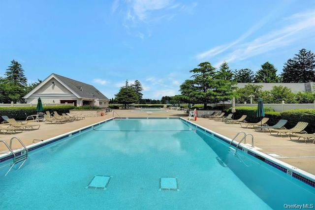 9 Summerfield Circle 9, Central Islip, NY 11722