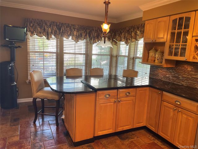 9 Summerfield Circle 9, Central Islip, NY 11722
