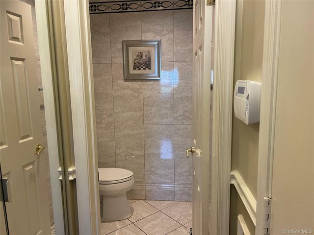 9 Summerfield Circle 9, Central Islip, NY 11722