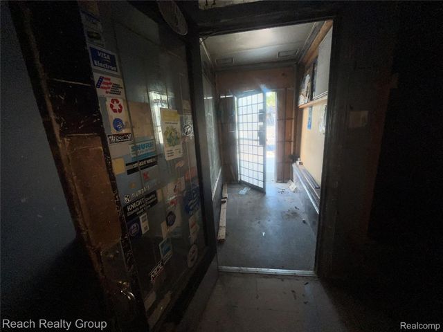 21603 Grand River Avenue, Detroit, MI 48219