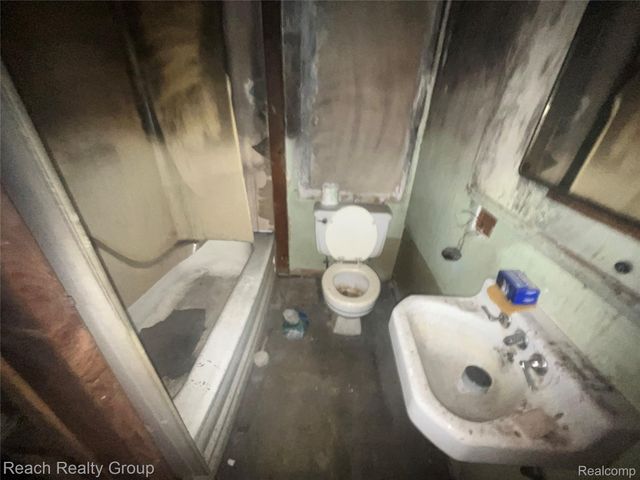 21603 Grand River Avenue, Detroit, MI 48219