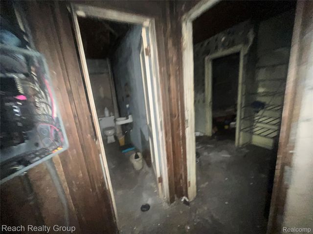 21603 Grand River Avenue, Detroit, MI 48219