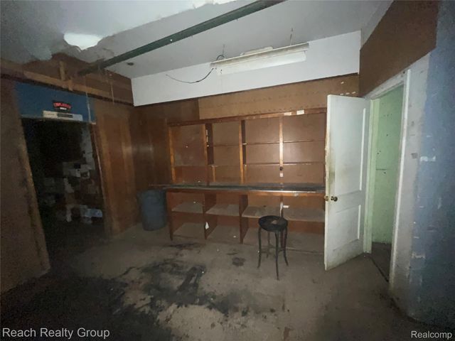 21603 Grand River Avenue, Detroit, MI 48219