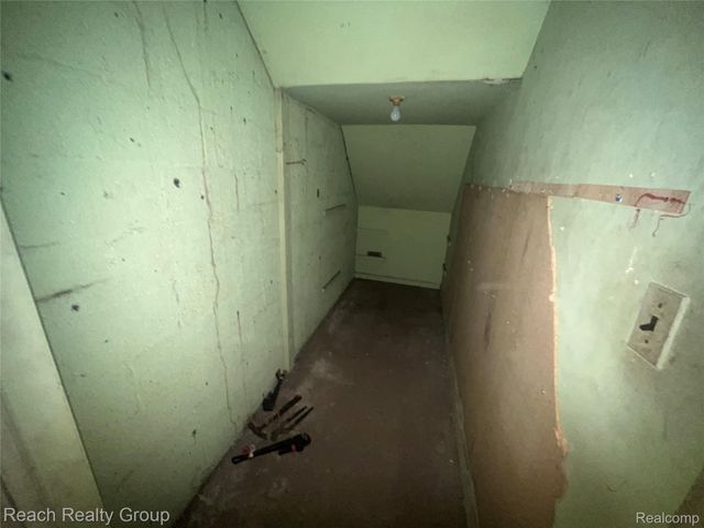 21603 Grand River Avenue, Detroit, MI 48219