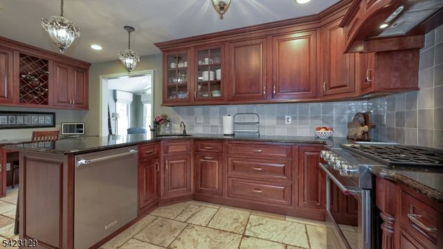 23 Erli St, Wayne Twp., NJ 07470