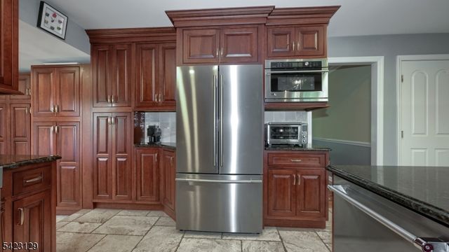 23 Erli St, Wayne Twp., NJ 07470