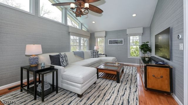 23 Erli St, Wayne Twp., NJ 07470