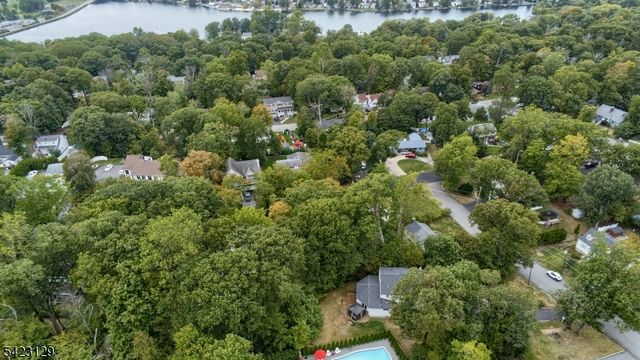 23 Erli St, Wayne Twp., NJ 07470