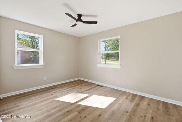 2209 Peaslee Rd, Louisville, KY 40216