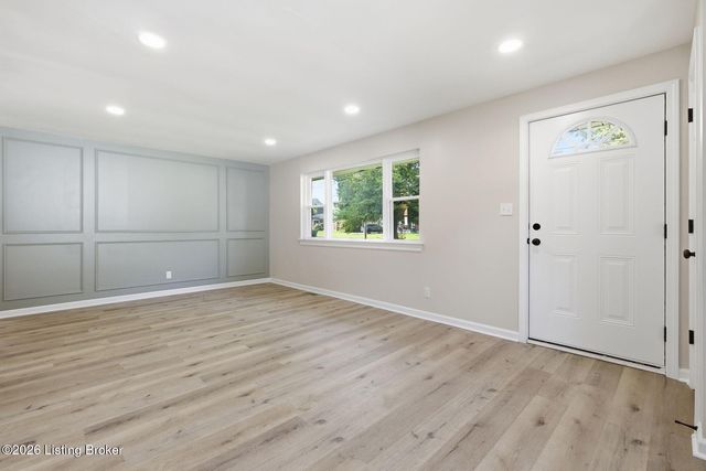 2209 Peaslee Rd, Louisville, KY 40216