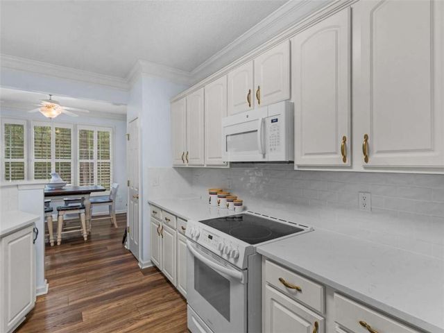 319 Lewisburg Drive, Mcdonough, GA 30253