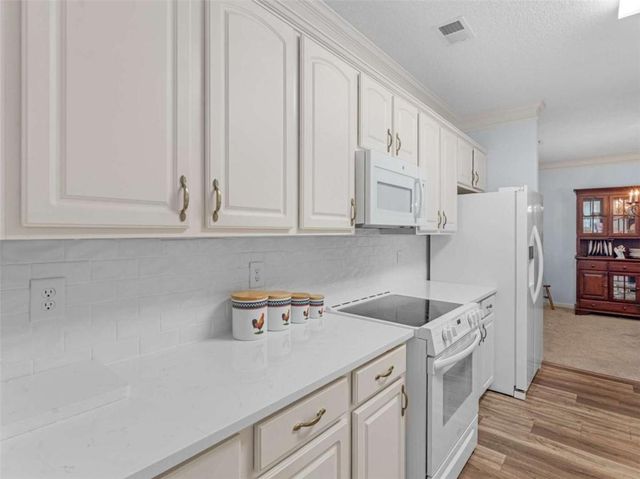 319 Lewisburg Drive, Mcdonough, GA 30253
