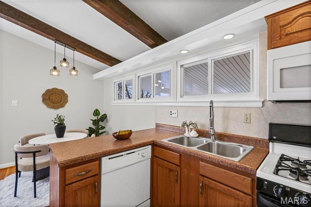 939 Oak Ridge Avenue, St Louis, MO 63126