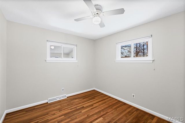 939 Oak Ridge Avenue, St Louis, MO 63126