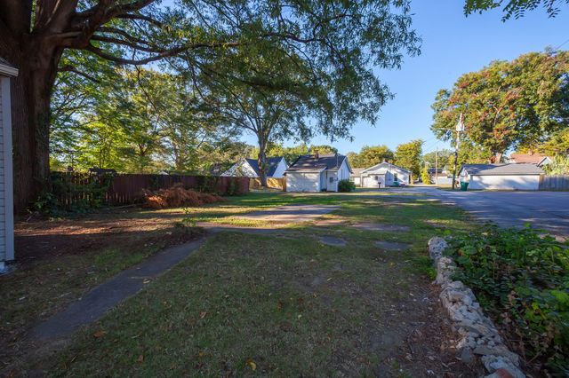 111 Westwood Ave, Jackson, TN 38301