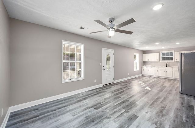 111 Westwood Ave, Jackson, TN 38301