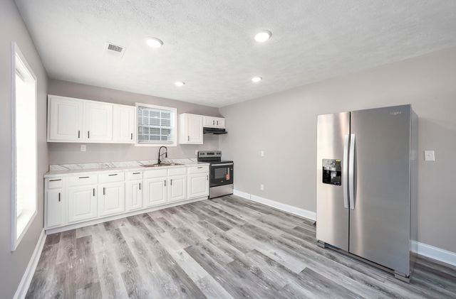 111 Westwood Ave, Jackson, TN 38301