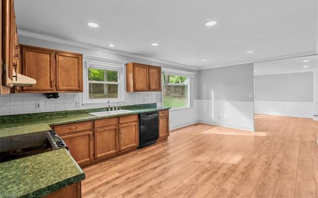 1016 Pineburr Road, Jamestown, NC 27282