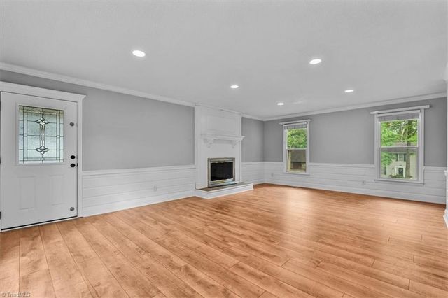 1016 Pineburr Road, Jamestown, NC 27282