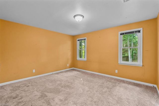 1016 Pineburr Road, Jamestown, NC 27282