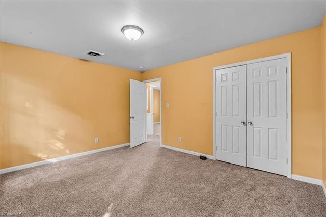 1016 Pineburr Road, Jamestown, NC 27282