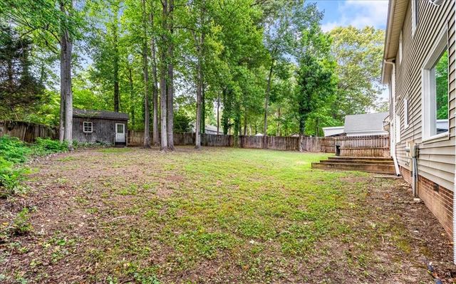 1016 Pineburr Road, Jamestown, NC 27282