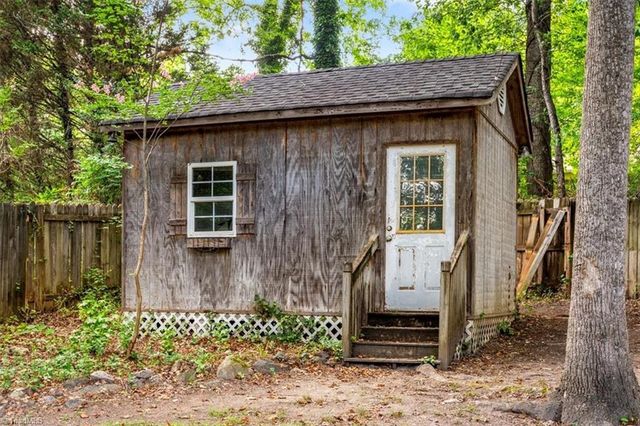 1016 Pineburr Road, Jamestown, NC 27282