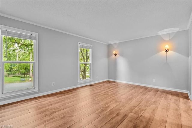 1016 Pineburr Road, Jamestown, NC 27282
