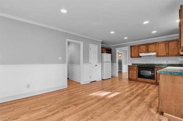 1016 Pineburr Road, Jamestown, NC 27282