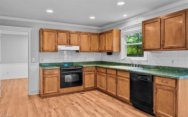 1016 Pineburr Road, Jamestown, NC 27282