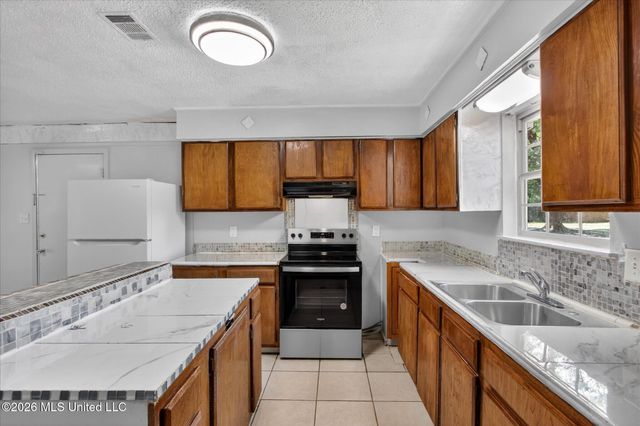 3604 Oakside Circle, Gautier, MS 39553