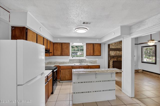 3604 Oakside Circle, Gautier, MS 39553
