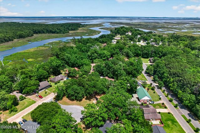 3604 Oakside Circle, Gautier, MS 39553