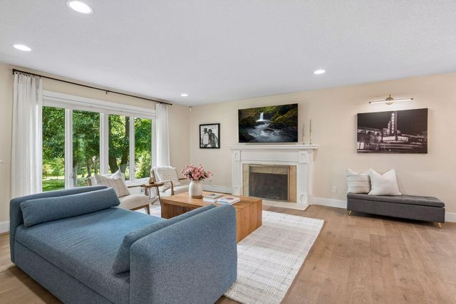 7204 Glouchester Drive, Edina, MN 55435