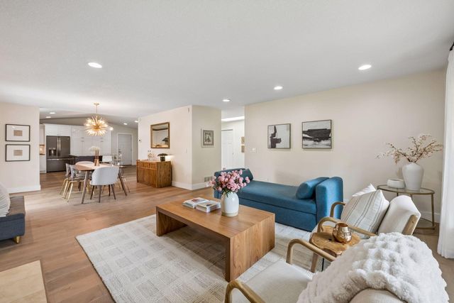 7204 Glouchester Drive, Edina, MN 55435