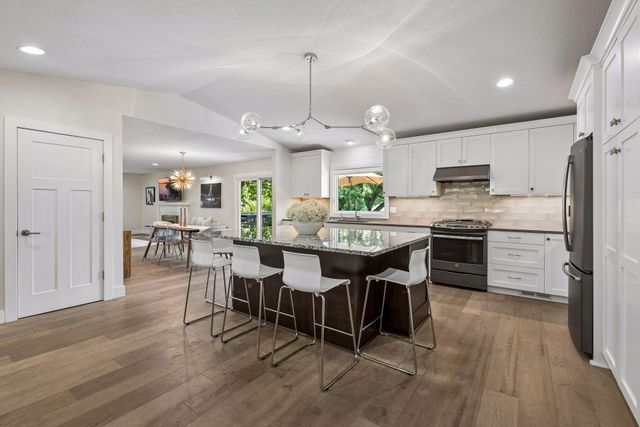 7204 Glouchester Drive, Edina, MN 55435