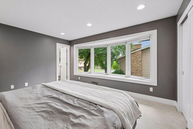 7204 Glouchester Drive, Edina, MN 55435