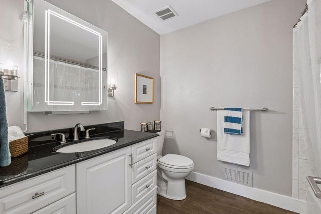 7204 Glouchester Drive, Edina, MN 55435