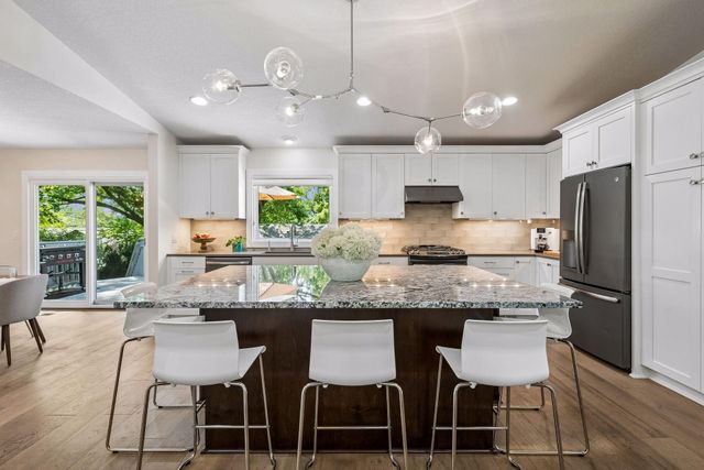 7204 Glouchester Drive, Edina, MN 55435