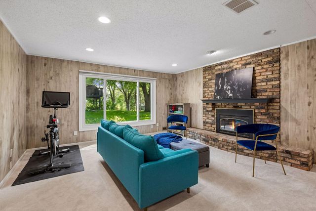 7204 Glouchester Drive, Edina, MN 55435