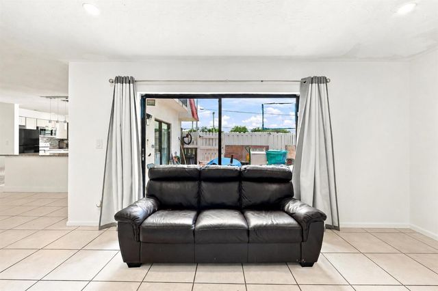 2716 Yale Lane, Boynton Beach, FL 33426