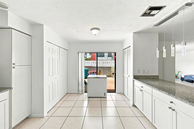2716 Yale Lane, Boynton Beach, FL 33426