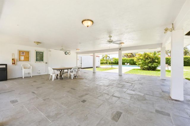 2716 Yale Lane, Boynton Beach, FL 33426